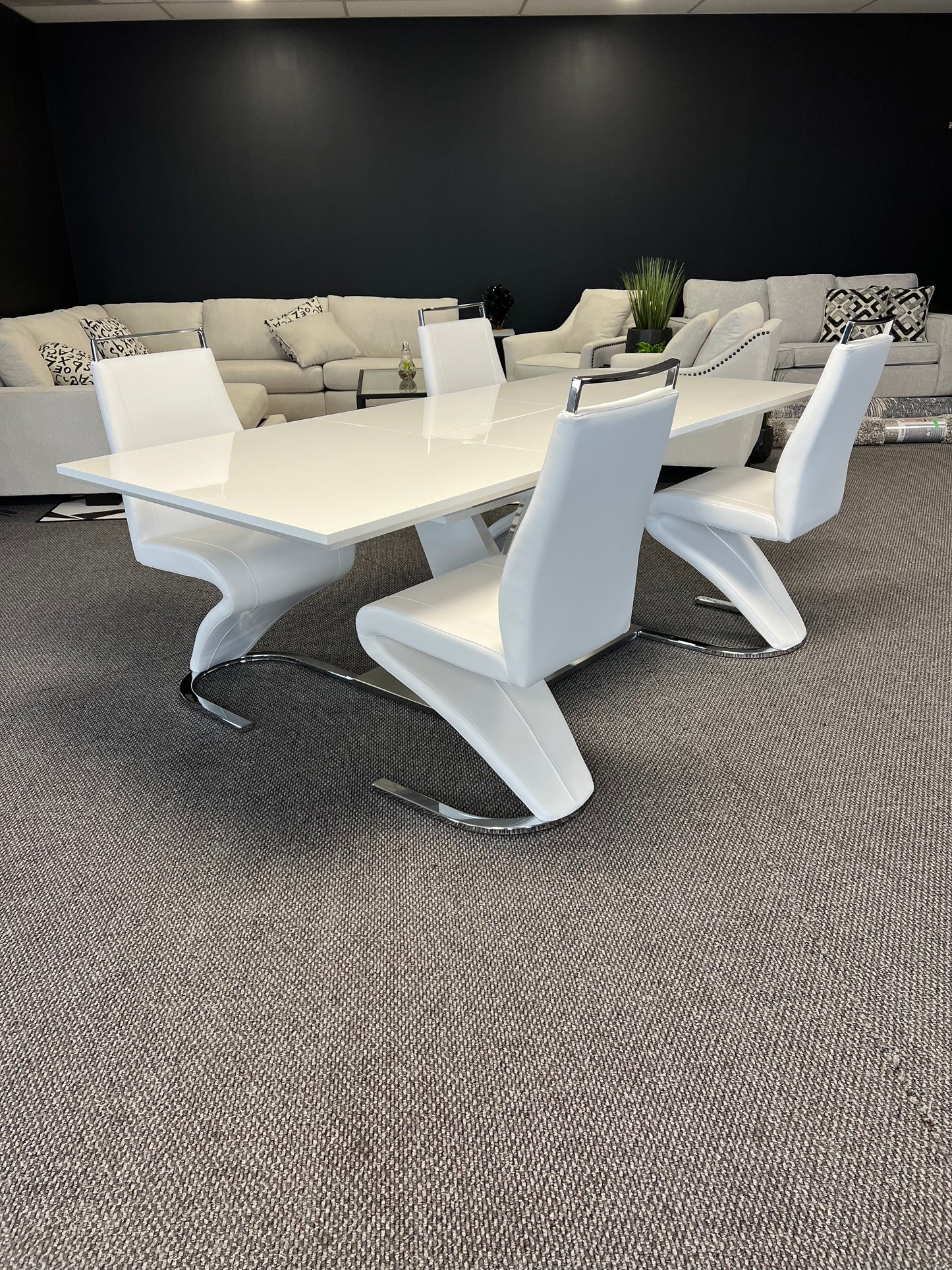 Manhattan Collection 7pc Dining Set with White Chairs