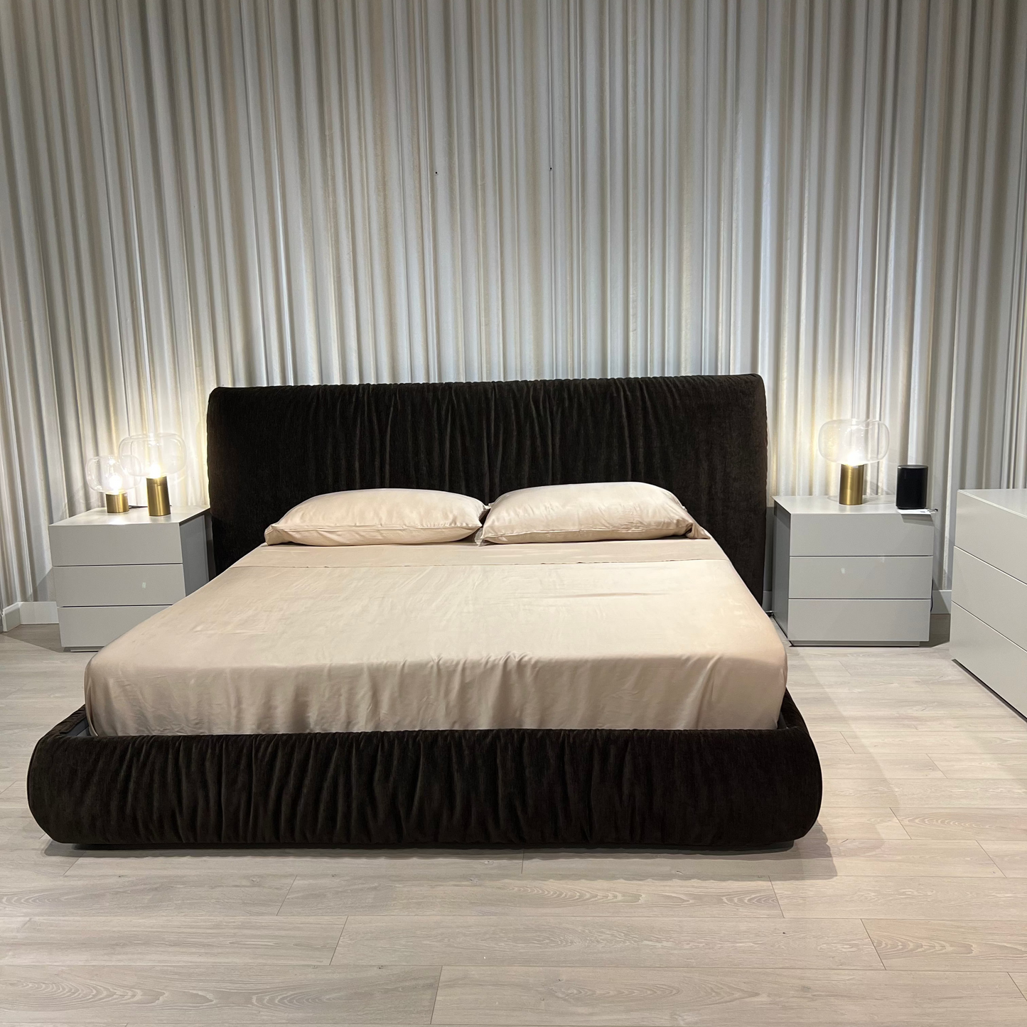 Shar Pei Storage Bed