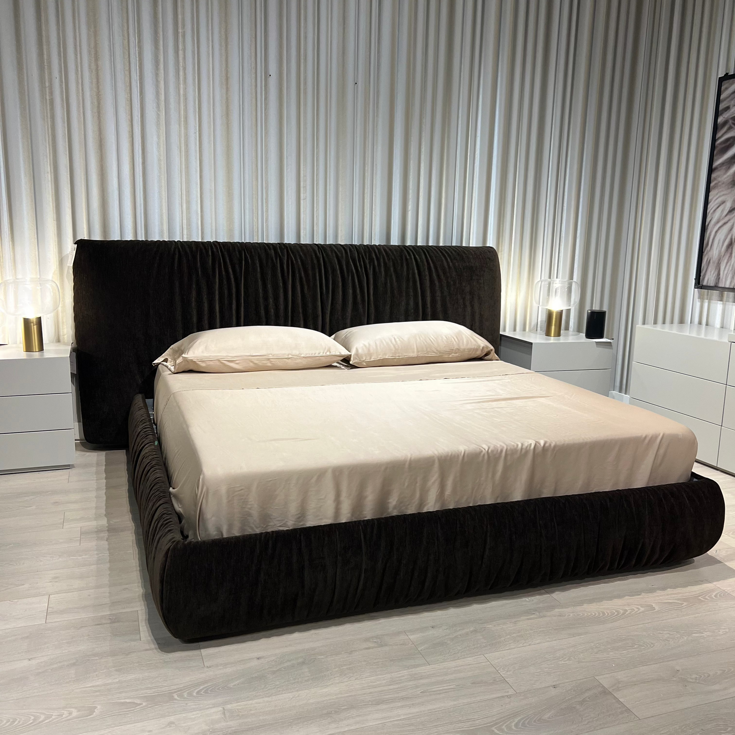 Shar Pei Storage Bed