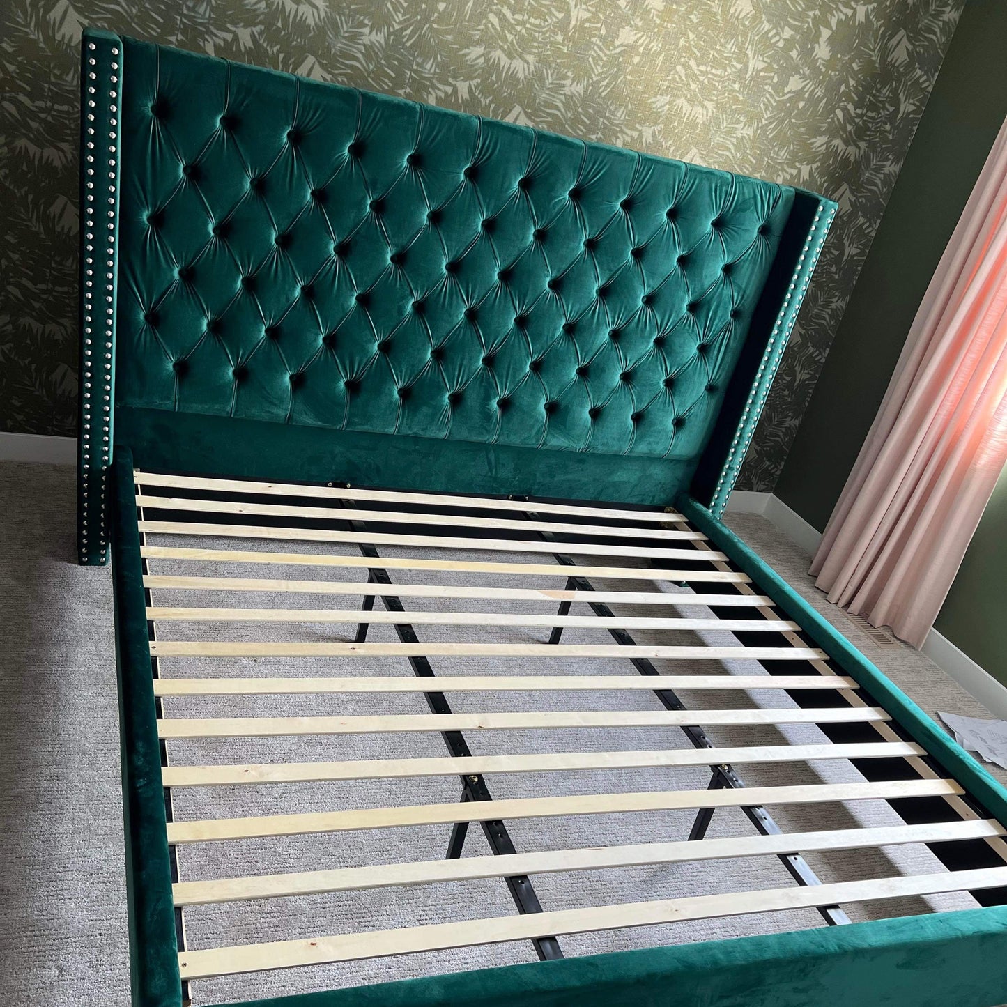 Aiden Emerald Velvet Upholstered Bed