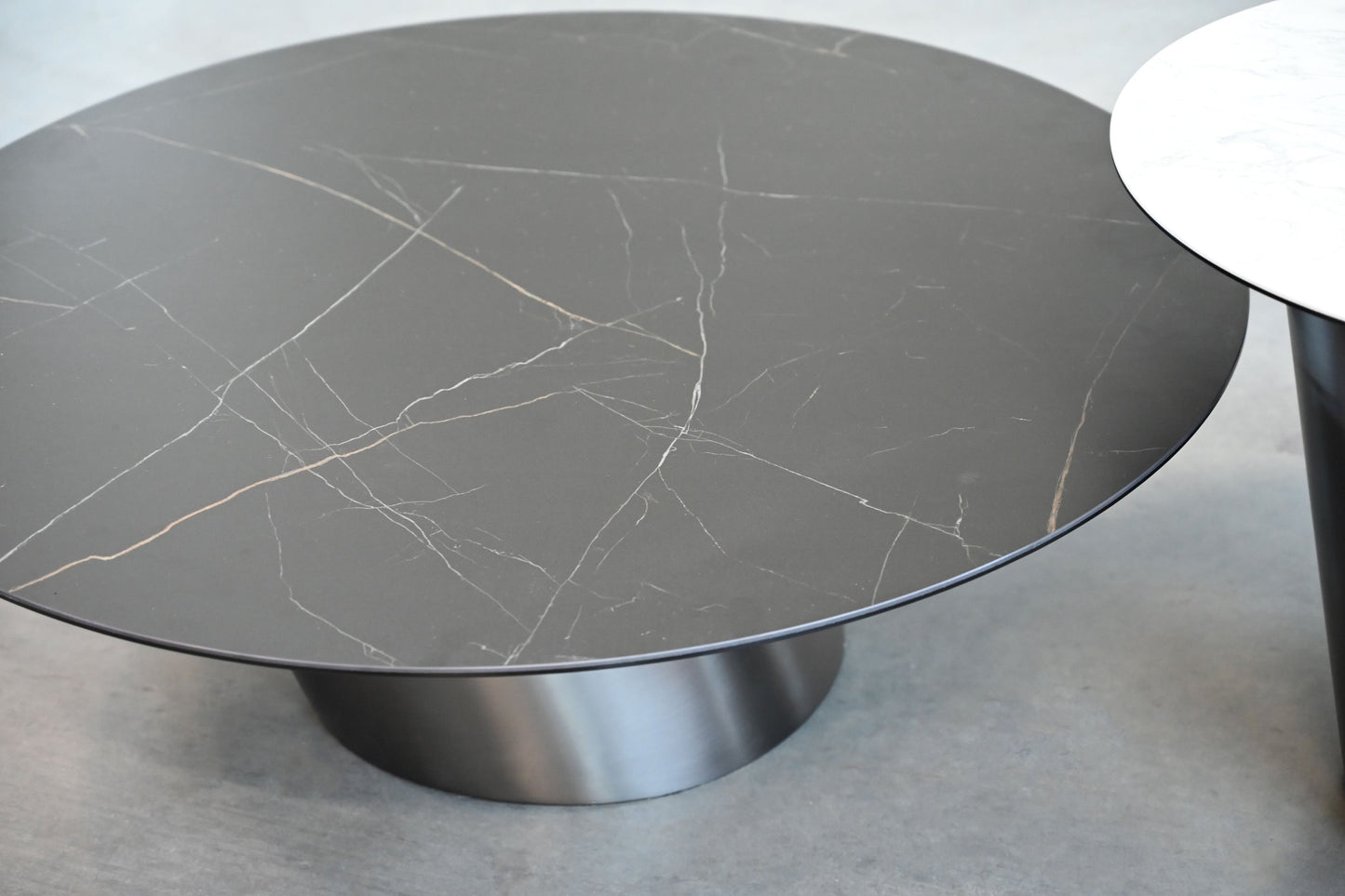 Leen Coffee Table In Black