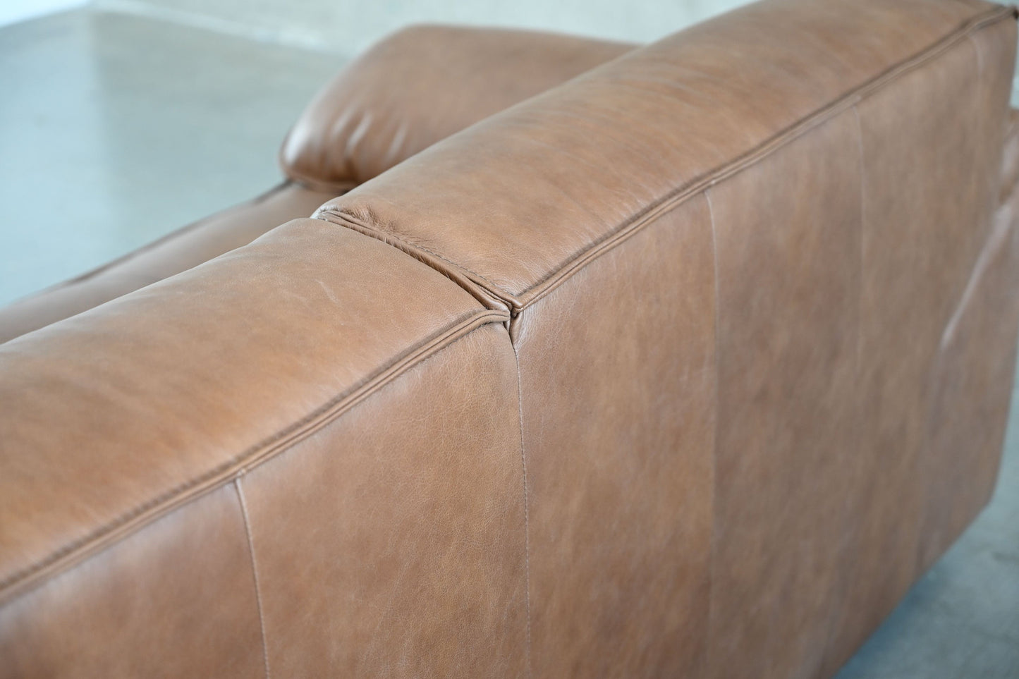 Osta Sofa In Cacao Brown