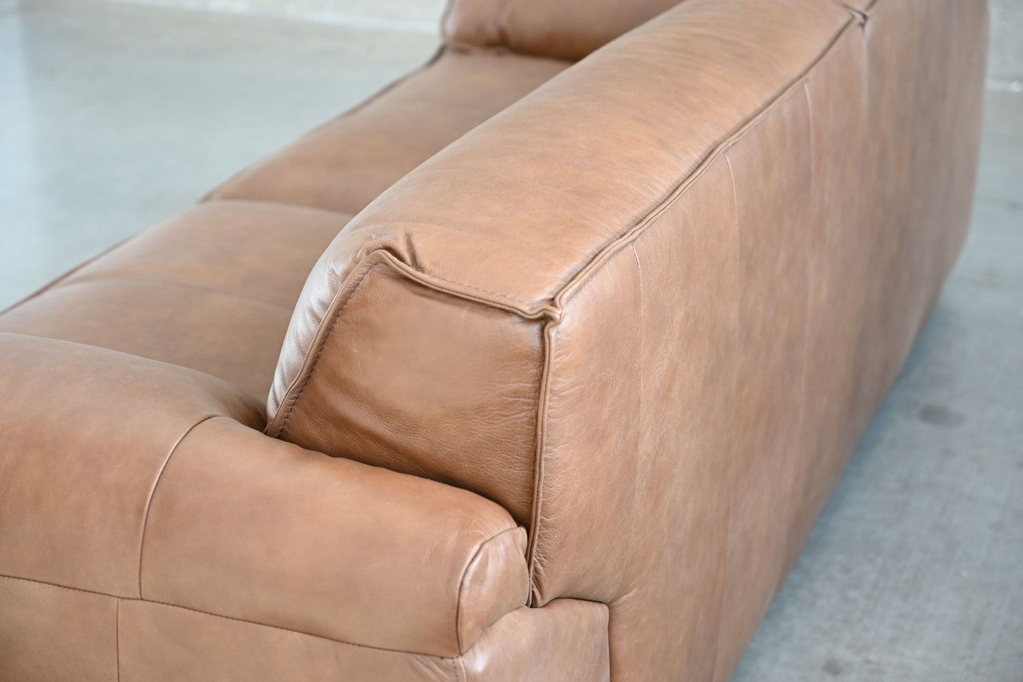 Osta Sofa In Cacao Brown