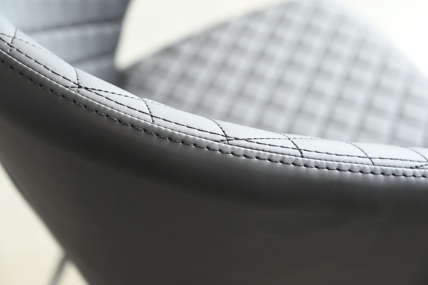 Hug Dining Chair Black