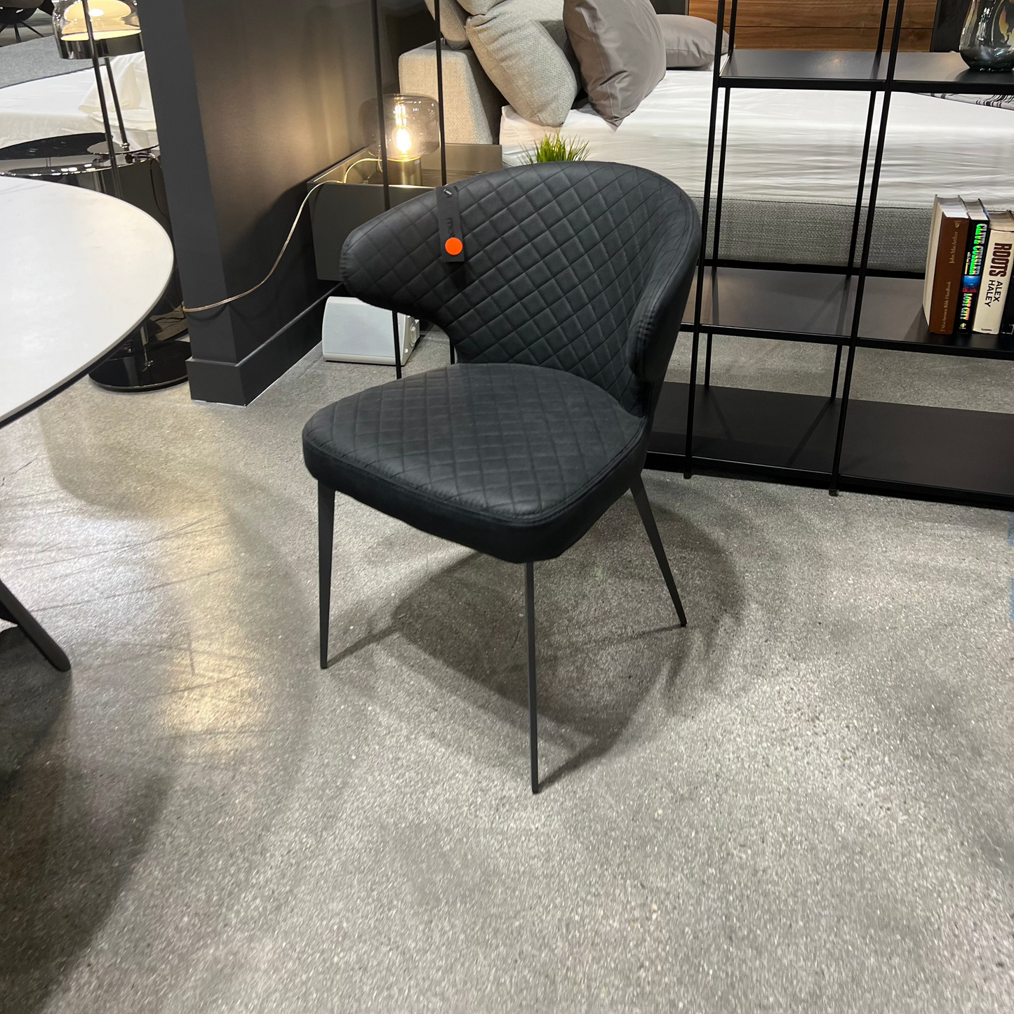 Hug Dining Chair Black