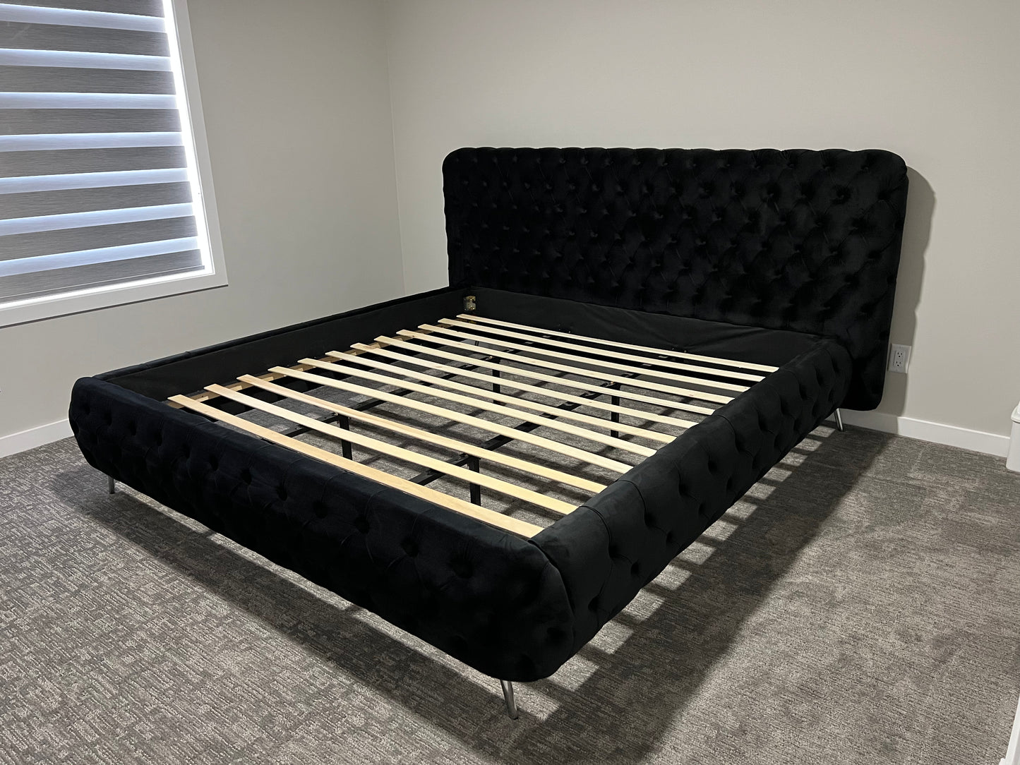 Delano Velvet Upholstered Bed