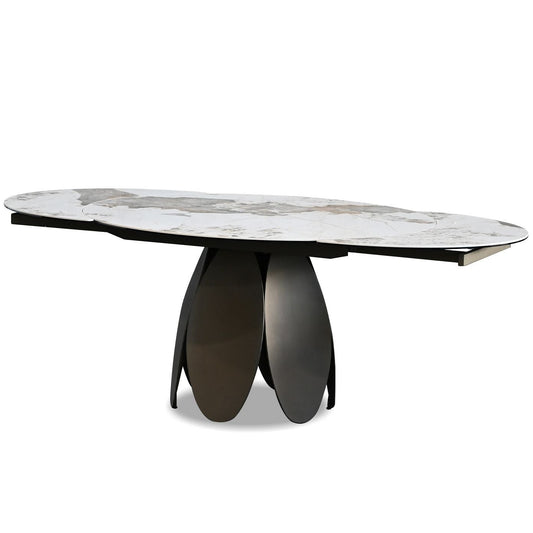 Forma dining table in magellano