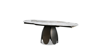 Forma dining table in magellano