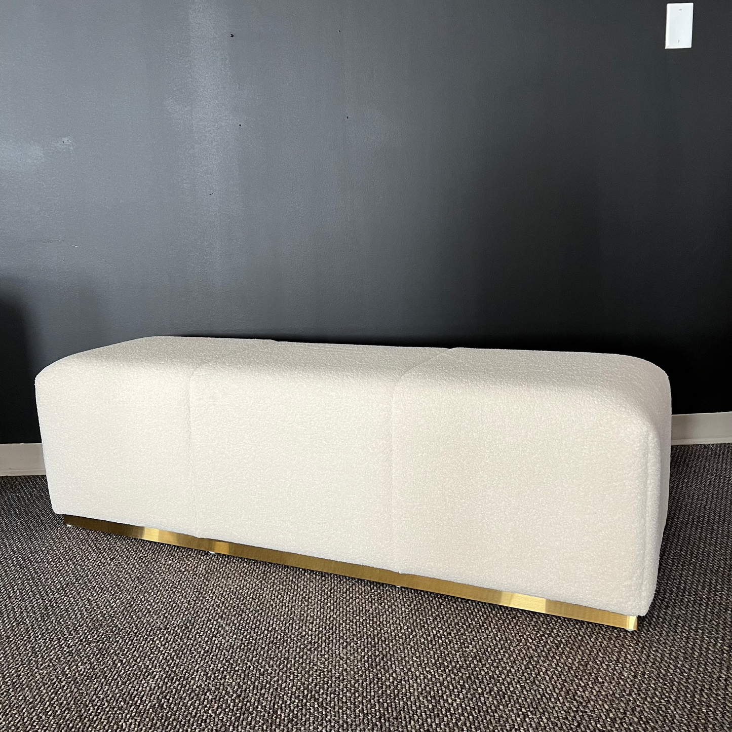 Large Nelly Gold Bench: Boucle Fur