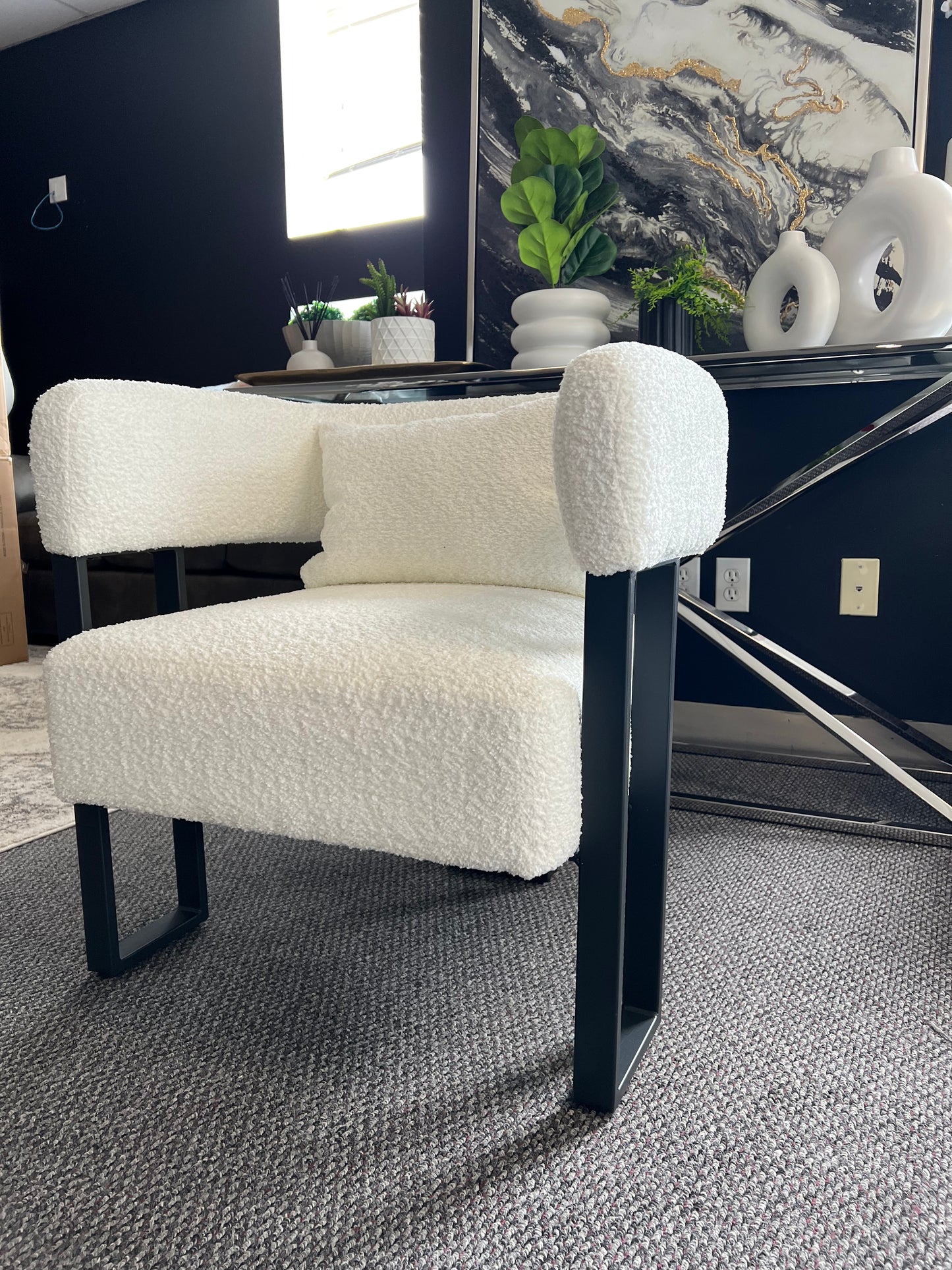 Scarlet Accent Chair In Ivory Boucle And Black