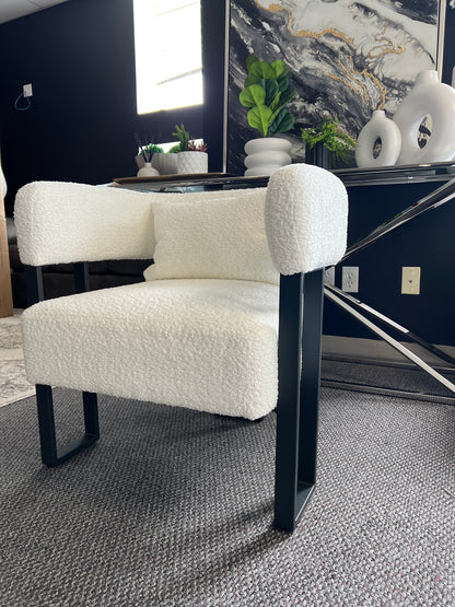 Scarlet Accent Chair In Ivory Boucle And Black